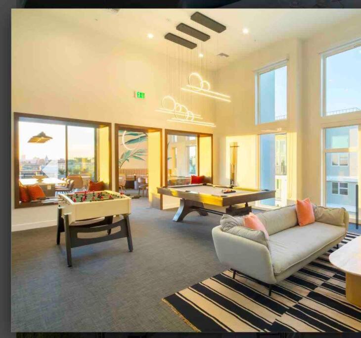 Relax On Wilshire With A View Apartment Los Angeles Exterior foto